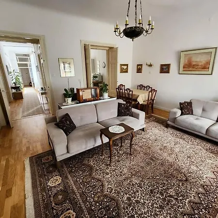 The Location Salon With Main Street View Apartman Sarajevo