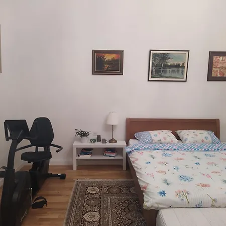 The Location Salon With Main Street View Apartman *